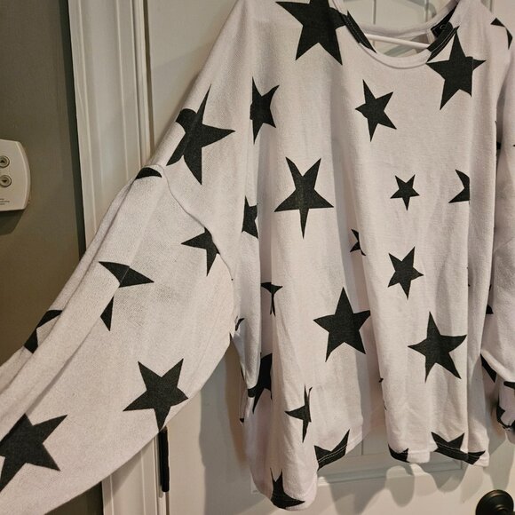 Black & White Star Top - Picture 2 of 3